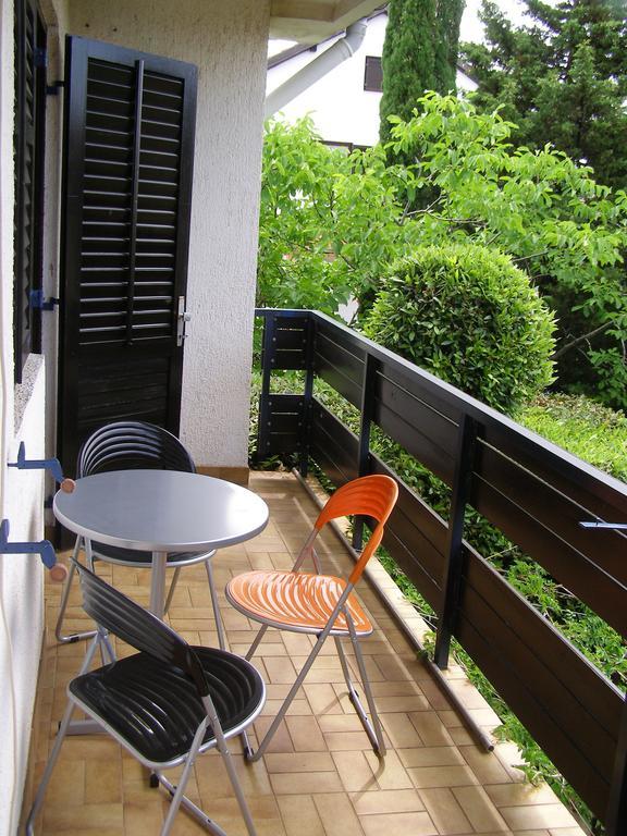 Apartments Dunoti Krk Town Rom bilde