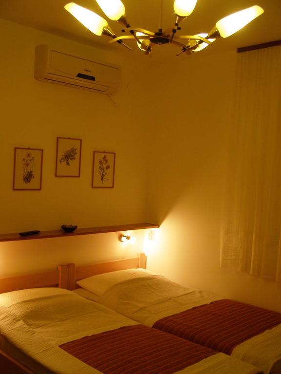 Apartments Dunoti Krk Town Rom bilde
