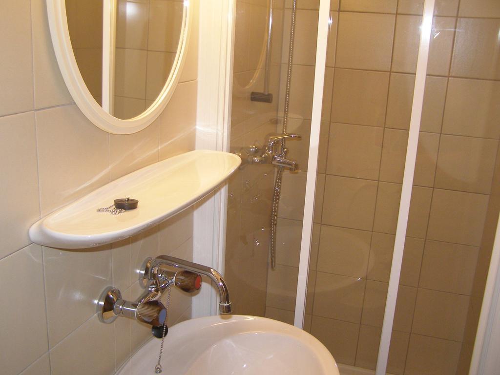 Apartments Dunoti Krk Town Rom bilde